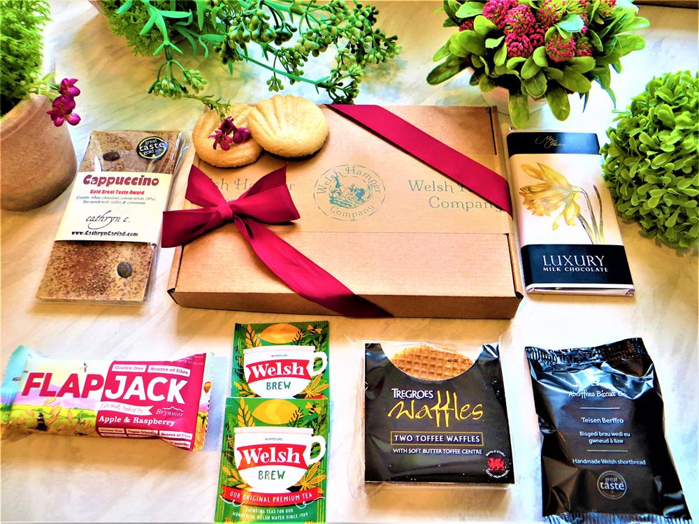 Welsh Letterbox Gift - Chocolate & Treats